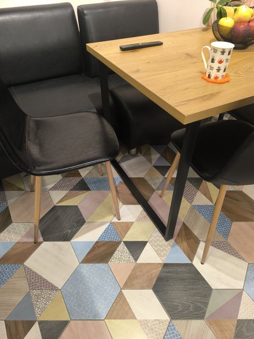 Кухненска маса + кожени диванчета