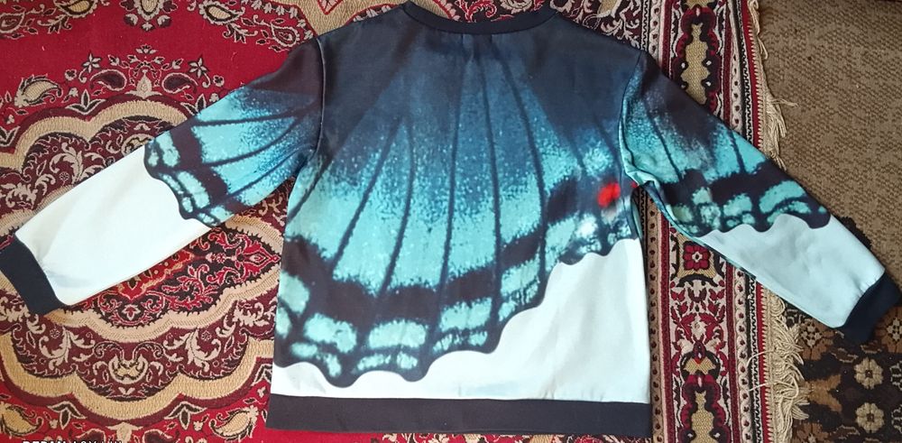 Кофта с принтом бабочка