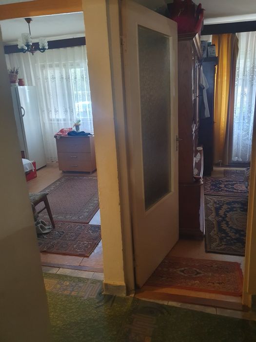 Apartament 3 camere,-64mp,zona Big Manastur