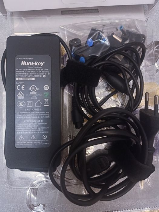 Зарядка универсальная для ноутбука Huntkey