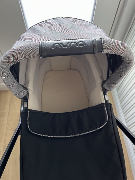 Nuna Triv Ellis 3 în 1 + scoică ARRA – ediție limitată, premium