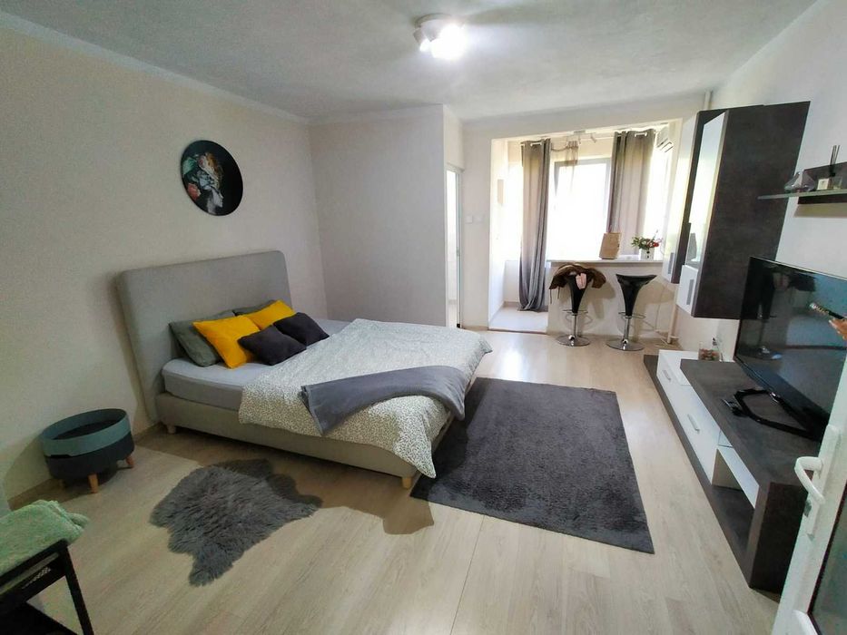 Vand garsoniera Circumvalatiunii 5minute de Iulius mall/gymone 68000