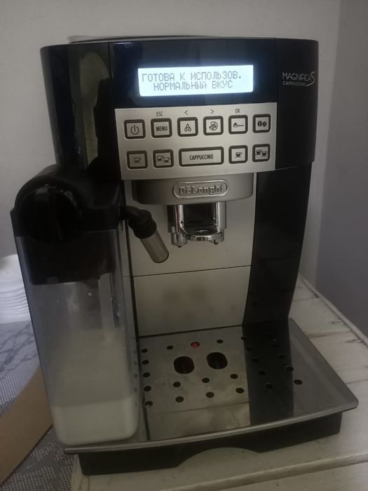 Продам кофе машинку!Б/У 190000