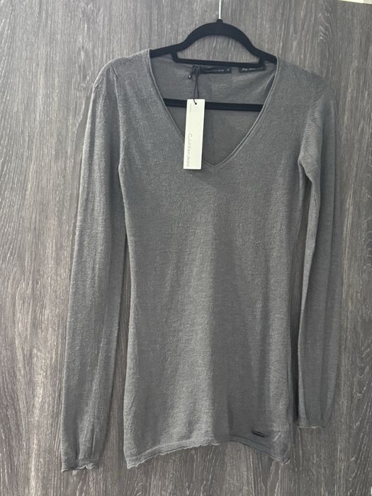 Нов дамско половерче Calvin Klein