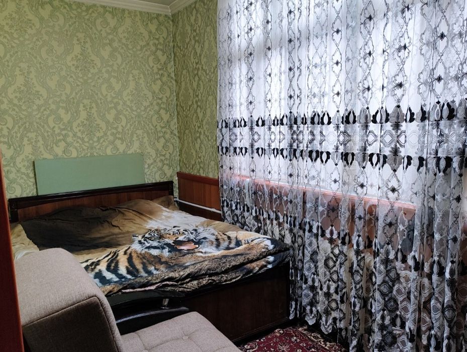 Юнусабад 11, 1(2)/1/4 УлУчШеНкА Балкон 6 на 2 Средний Ремонт