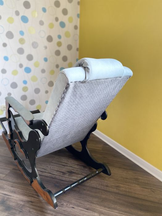 уютное кресло качалка