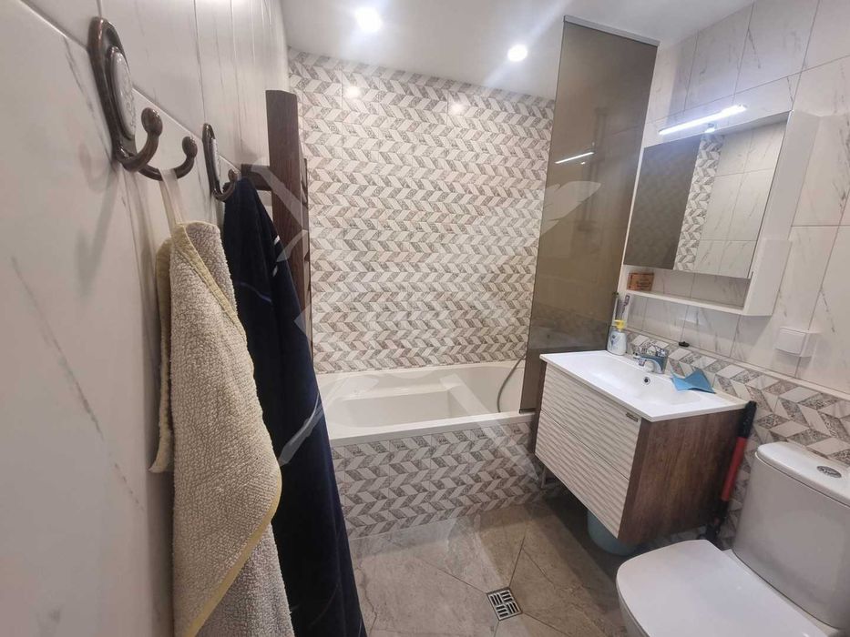 Дава се под наем Четиристаен апартамент в София, Връбница 1 - 88 кв.м за 747.66 € - Снимка #8