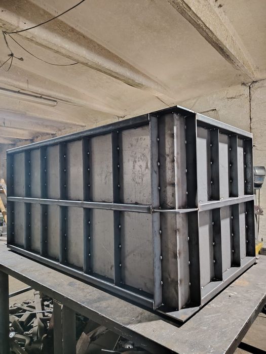 Matriță pentru elemente de beton de gard L sau T