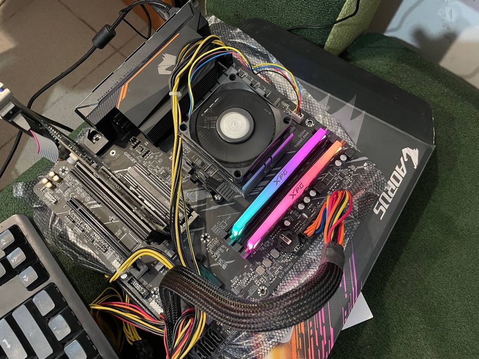 Gigabyte B550M Aorus Elite новая