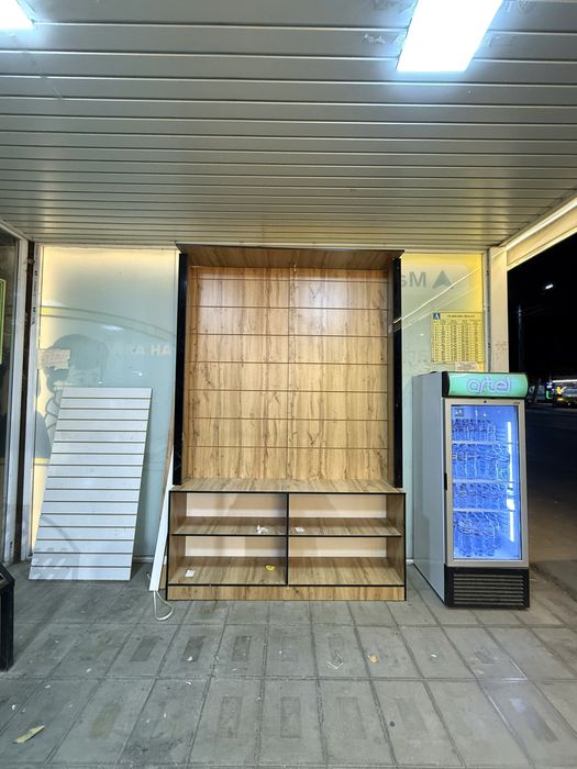 Срочно. Таер мебель сотилади.Телефон аксессуар, парфюм дуконлар учун.