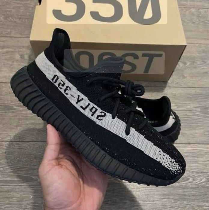 Кецове Adidas Yeezy Boost350 V2