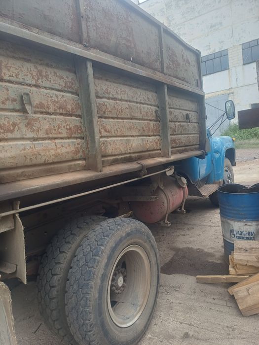 Продам зил самосвал 554 в хорошем состояние .Газ-бензин