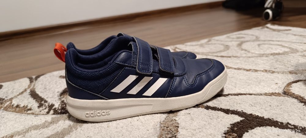 Papuci Adidas mărimea 34