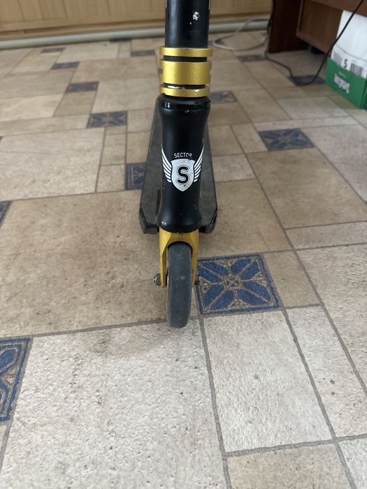 Трюковой самокат sektor