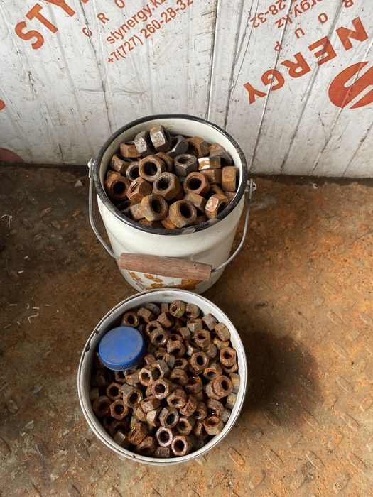 болты, гайки