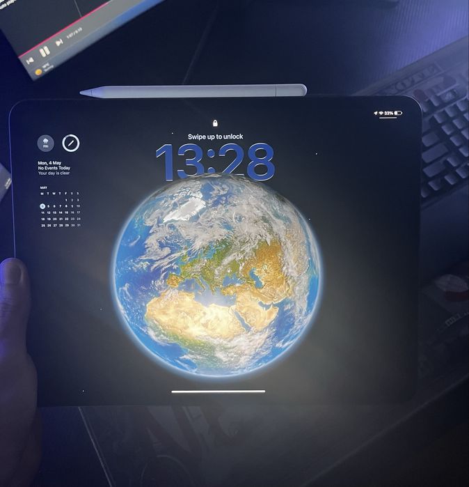 Ipad 13 pro M5 Wifi + Apple pencil + husa magnetica ( 100% Battery Health + 3 Cycle Count ) + Garantie 1 an si 10 luni
