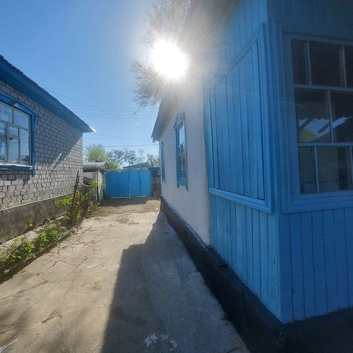 Продаётся дом в городе.