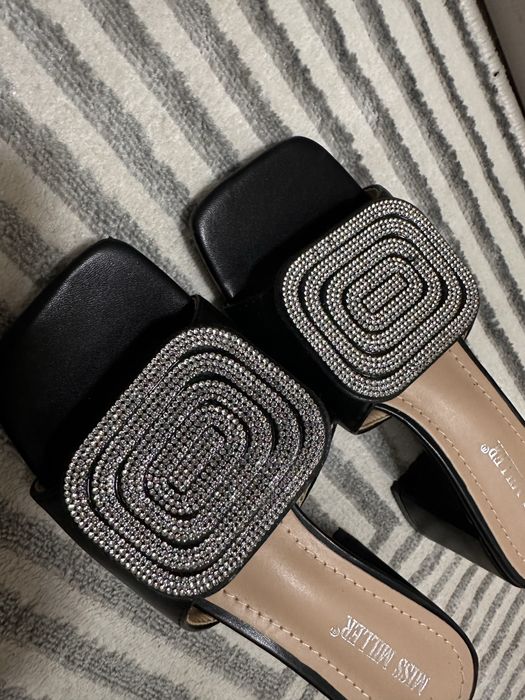 Босоножки женские