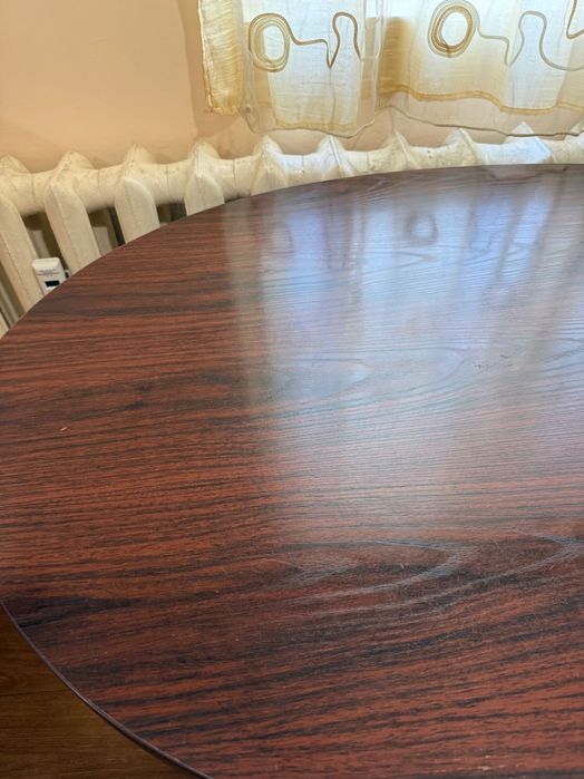 Трапезна маса от дърво