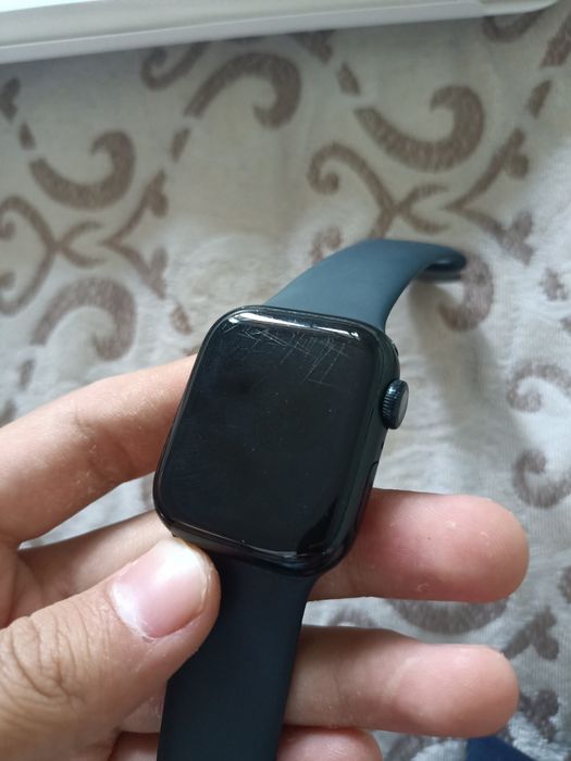 Продам Apple Watch Series 7 41 mm.