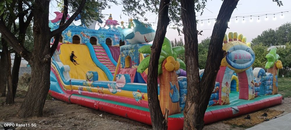 Надувной батут отличном состойни с маторам