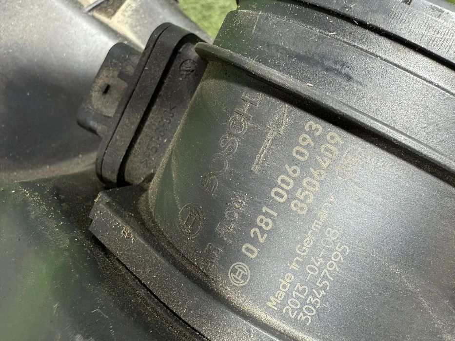 CARCASA FILTRU AER BMW E93 320D 2013 2.0 DIESEL COD OEM 8506409 / 303457995 / 13718512599 / 8512599 / DECAPOTABILĂ (CABRIOLET) 2005-2013