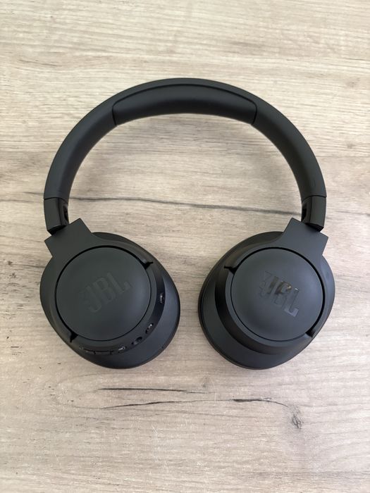 Căști bluetooth JBL Tune 770NC (aproape noi)