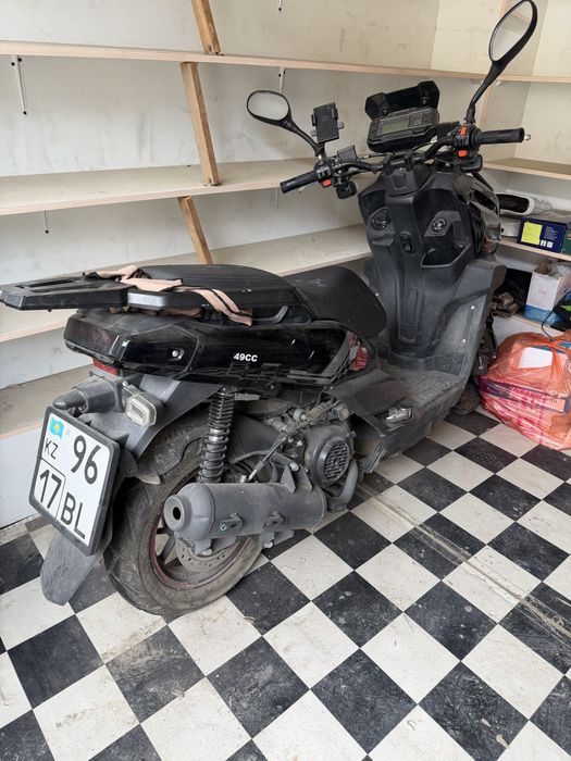 Продам мопед  бензин