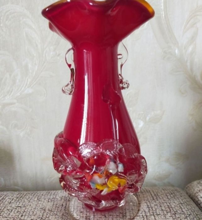 Продам вазу новую