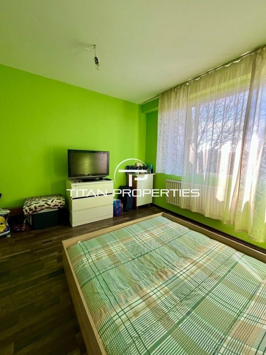 Тристаен апартамент за продажба в кв. Гагарин