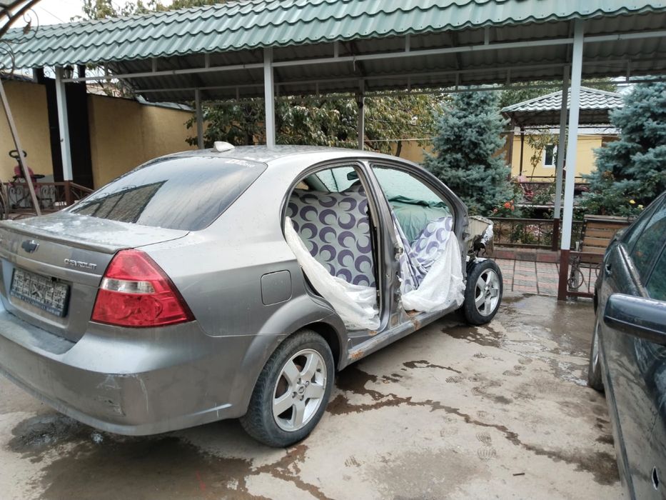 Продам аварийное авто Chevrolet Aveo