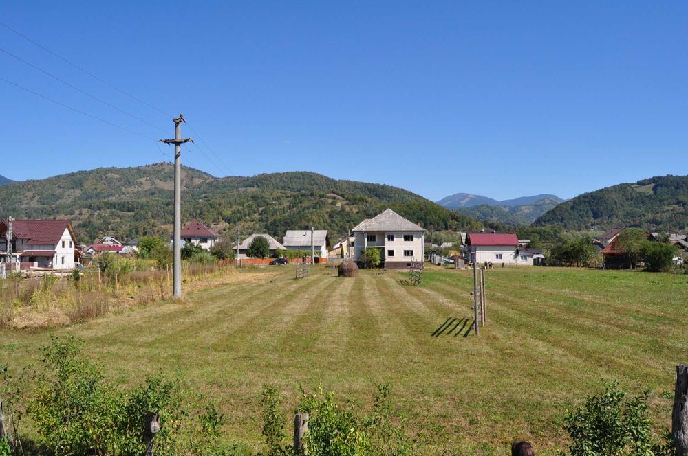 Vând casă tip duplex în Petrova, jud. Maramureș