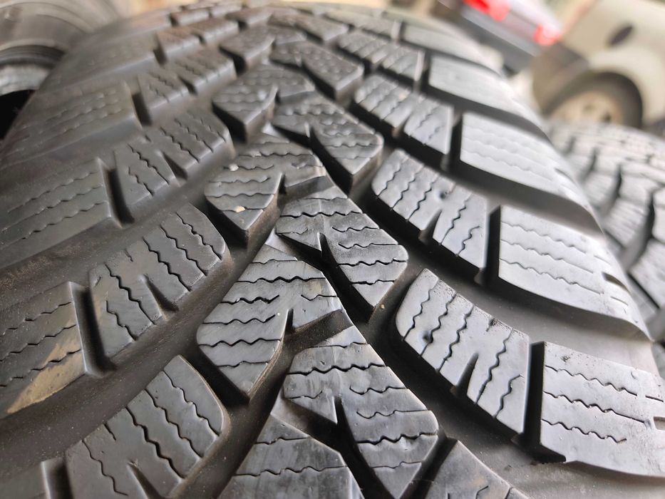 4 БРОЯ зимни гуми 17 ' цола FALKEN eurowinter SUV / 215 60 R 17 100V