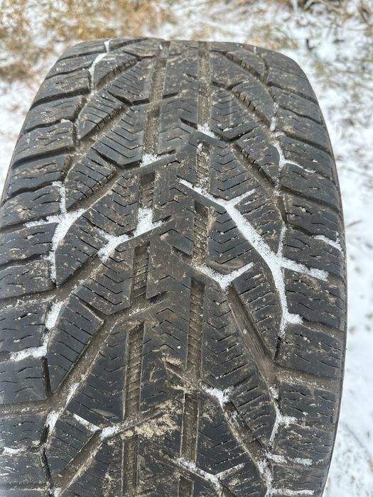 Продам шину 275/45/20