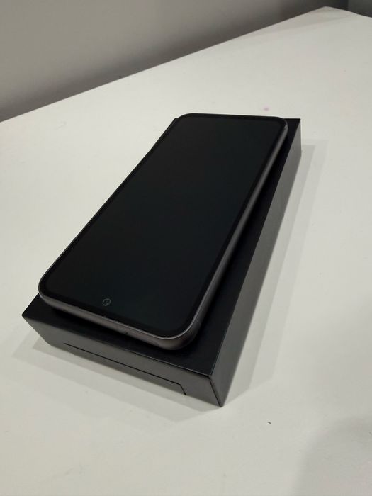 Самсунг S 23 FE телефон