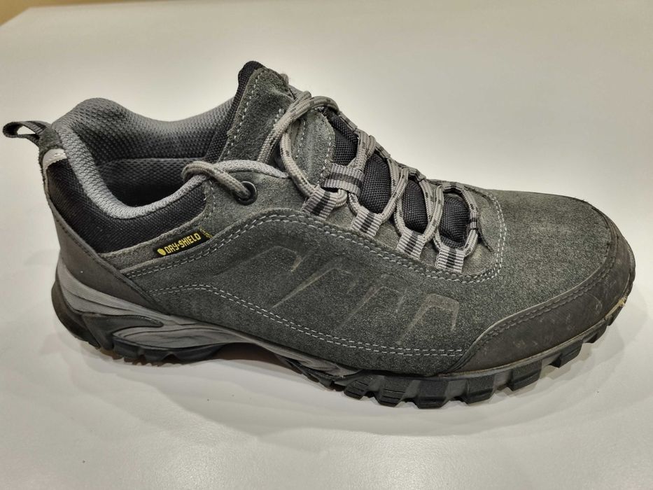 Papuci de drumetie Lotto din piele intoarsa marimea 41