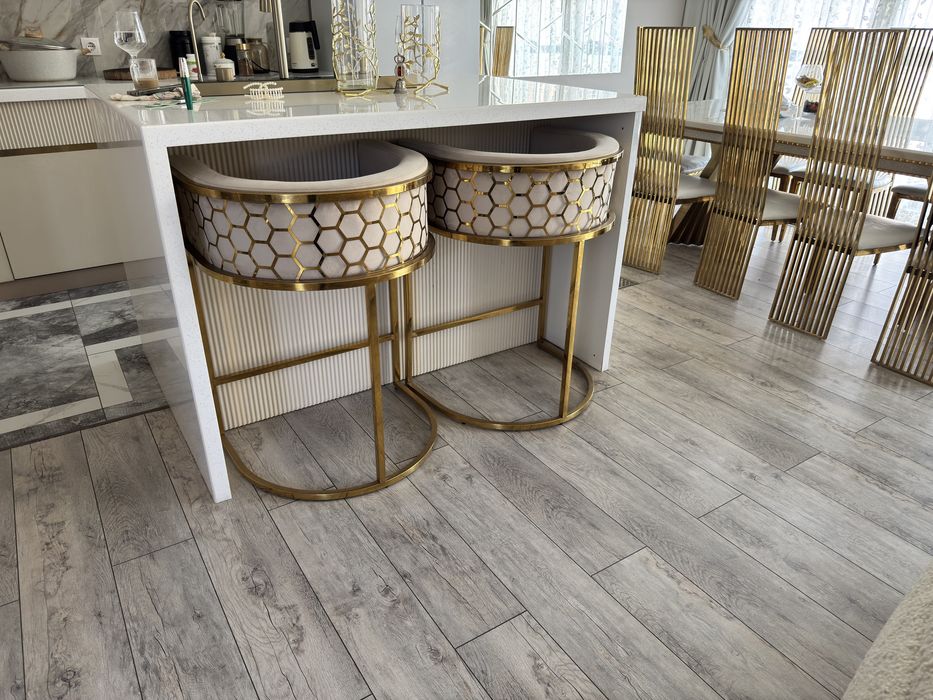 Продам высокий барный стул кресло