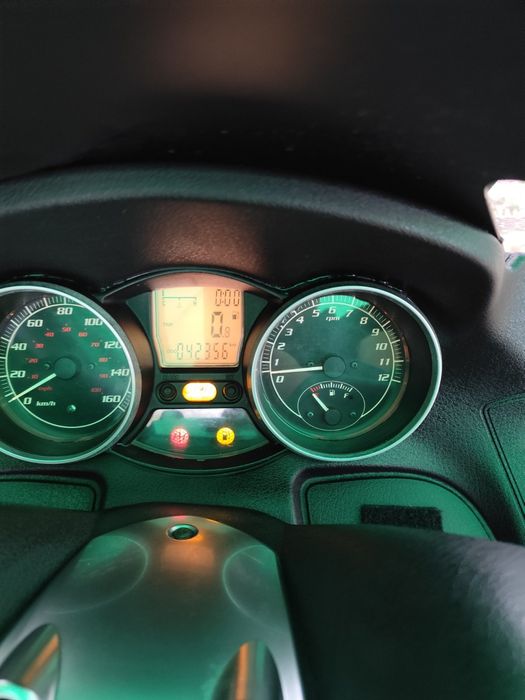 Пиаджо МП3 Piaggio MP3 300 кубика