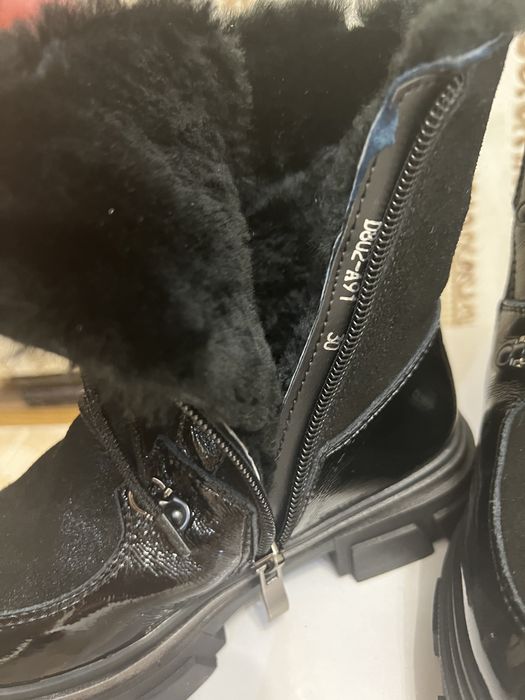 Срочно!!!Продам Новые! зимние ботинки на девочку