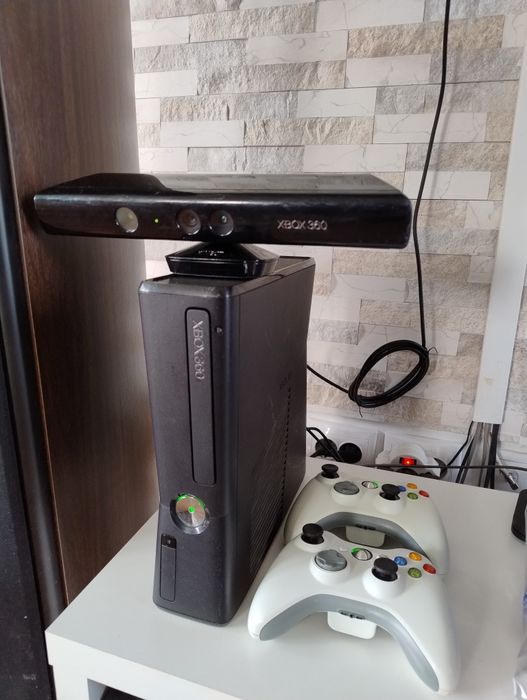 Xbox 360 Slim 320 gb/kinect/33 jocuri/ GTA 5