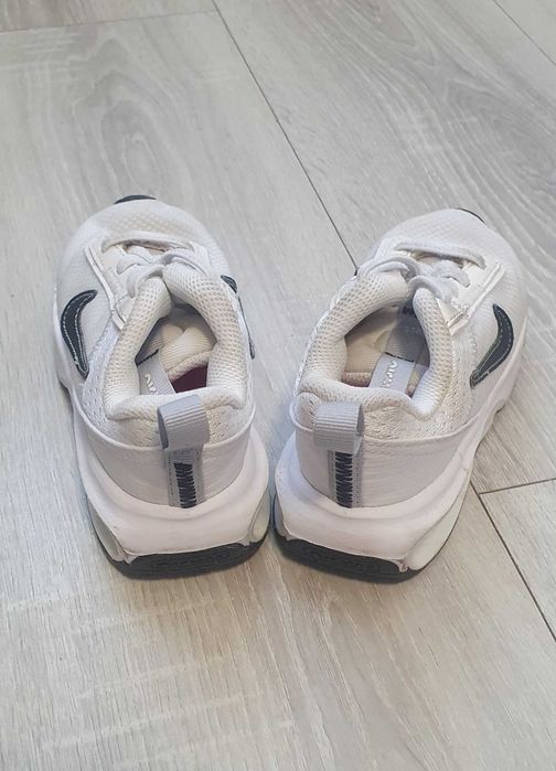 Adidasi copii nike marimea 26