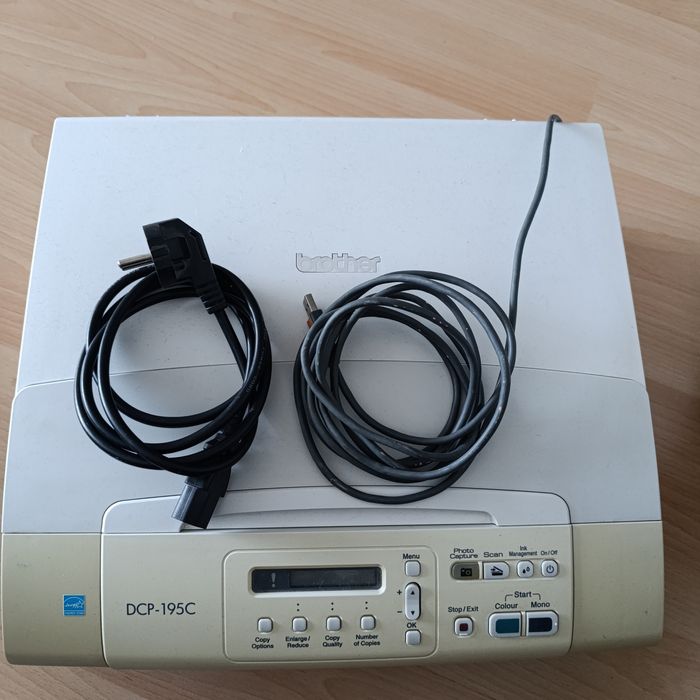 Продавам принтер,скенер и копирна машина brother dcp 195c