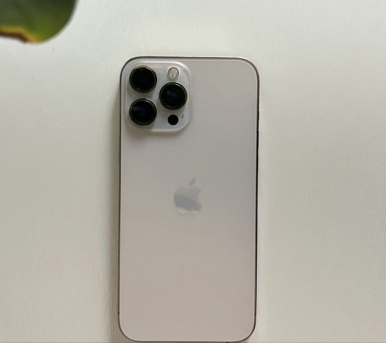 Продам айфон 13 про макс