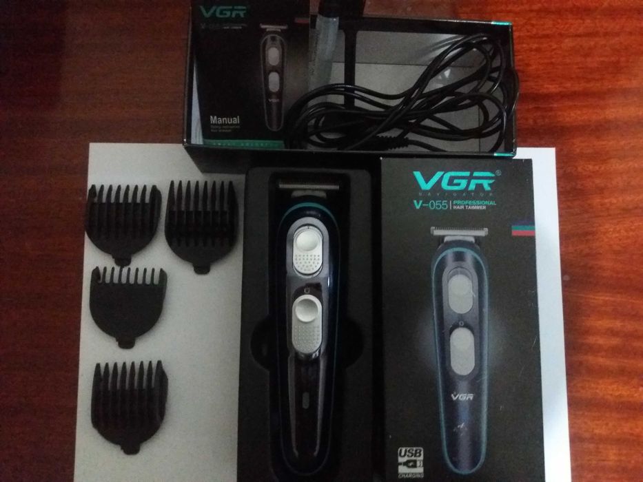 Машинка для бритья, роутер для интернета, тонометр механический.