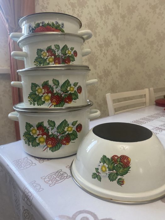 Кастрюли эмалированные