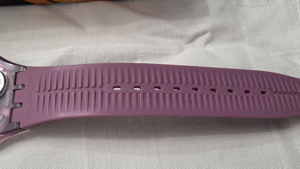 Часовник Swatch Prune Rebel