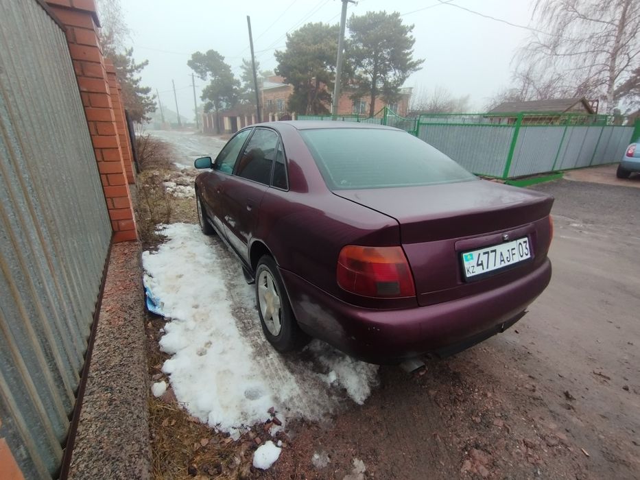 Ауди А4 Б5 1995 год 1.6