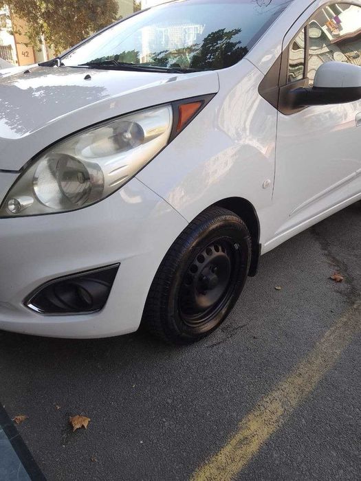 Mashina sotiladi Spark