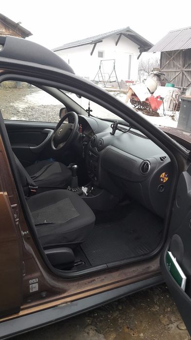 Vând Dacia Duster 2012