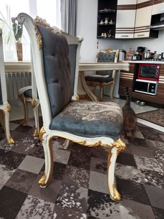 Продам стол шикарный!